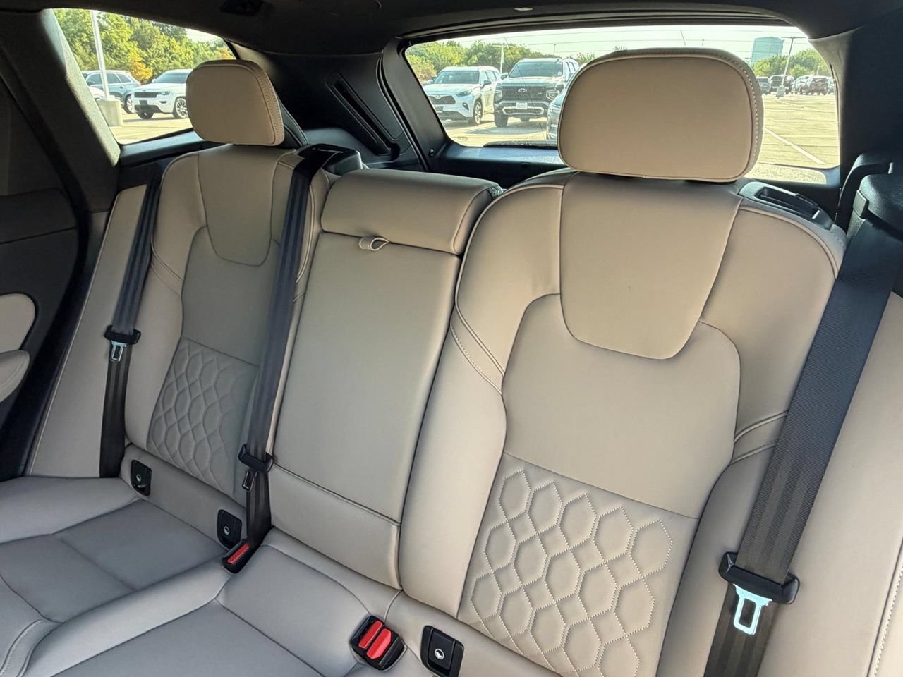 New 2027 Volvo XC60 B5 Plus AWD/4WD image 20