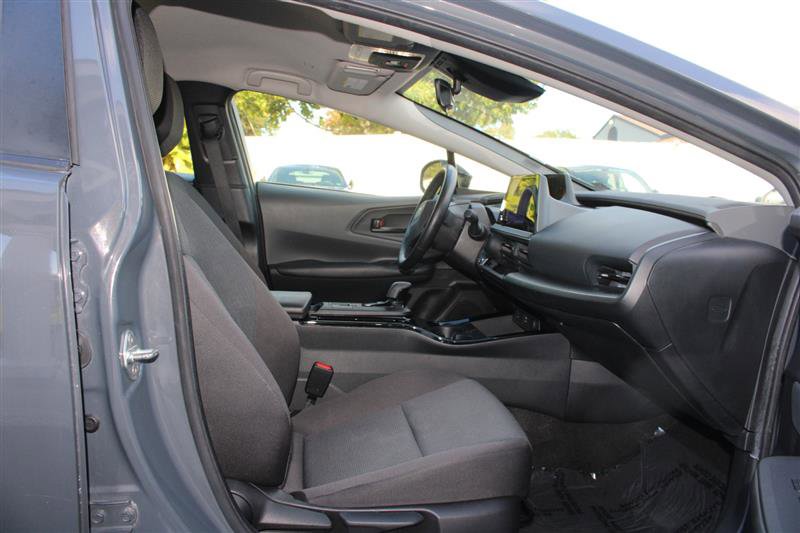 Used 2024 Toyota Prius LE image 11