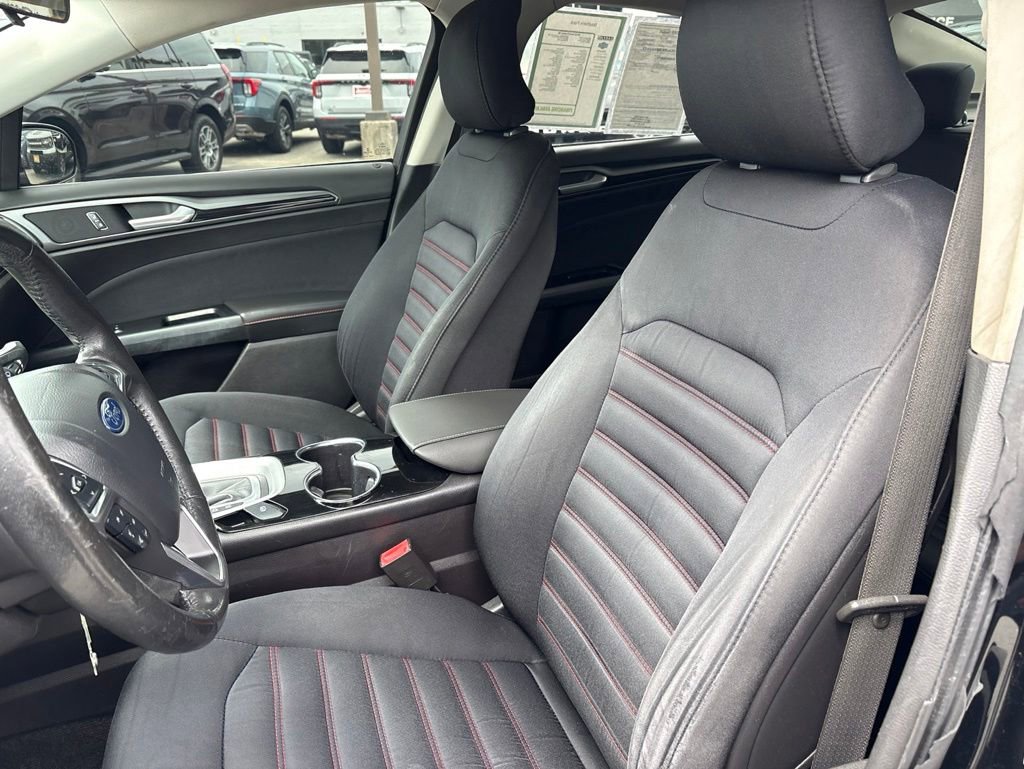 Used 2016 Ford Fusion SE FWD image 15