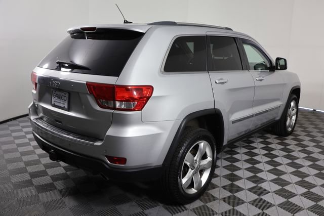 Used 2013 Jeep Grand Cherokee Overland w/ Advance Technology Group AWD/4WD image 8