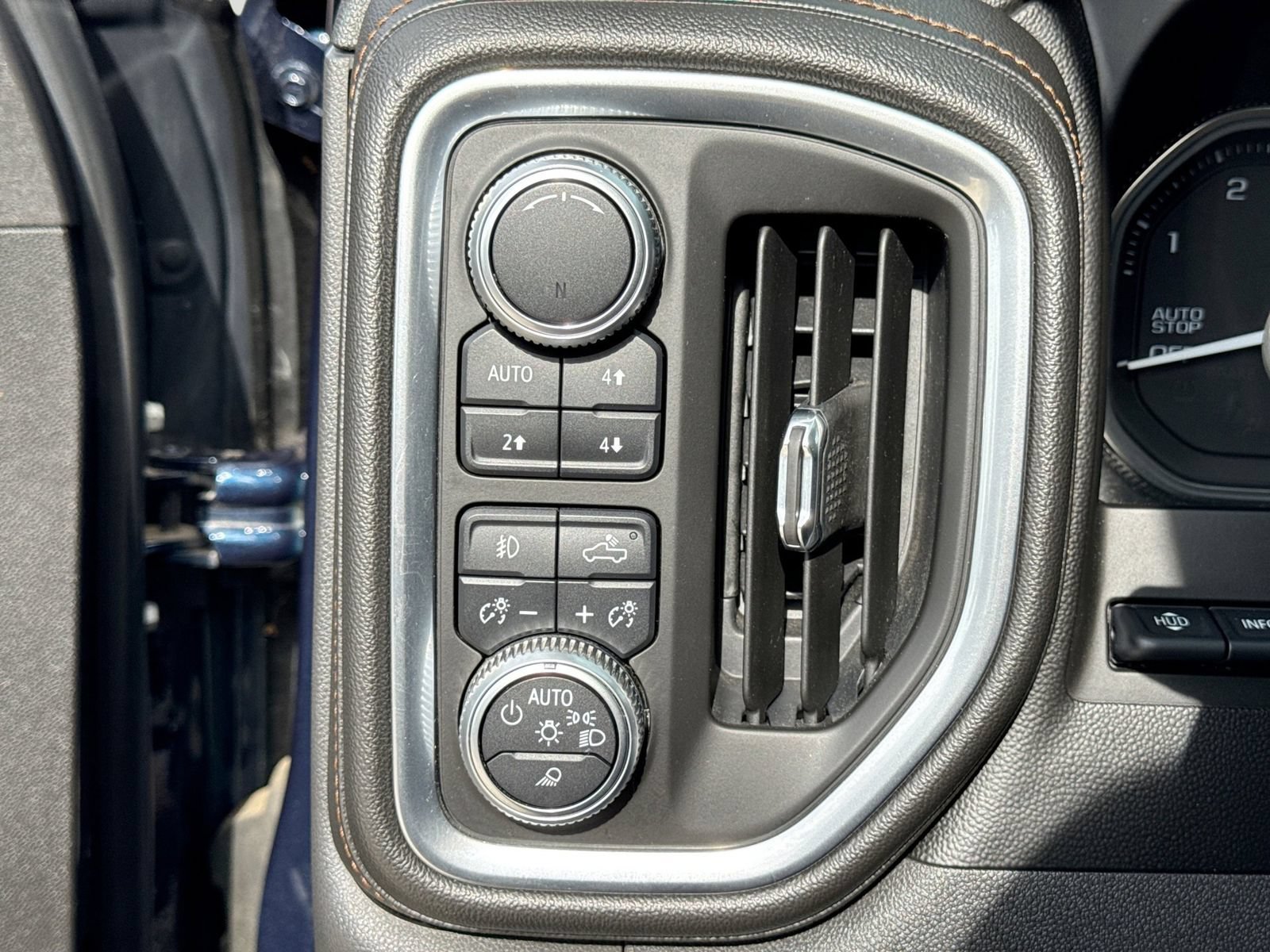 Used 2019 GMC Sierra 1500 AT4 w/ AT4 Premium Package AWD/4WD image 34
