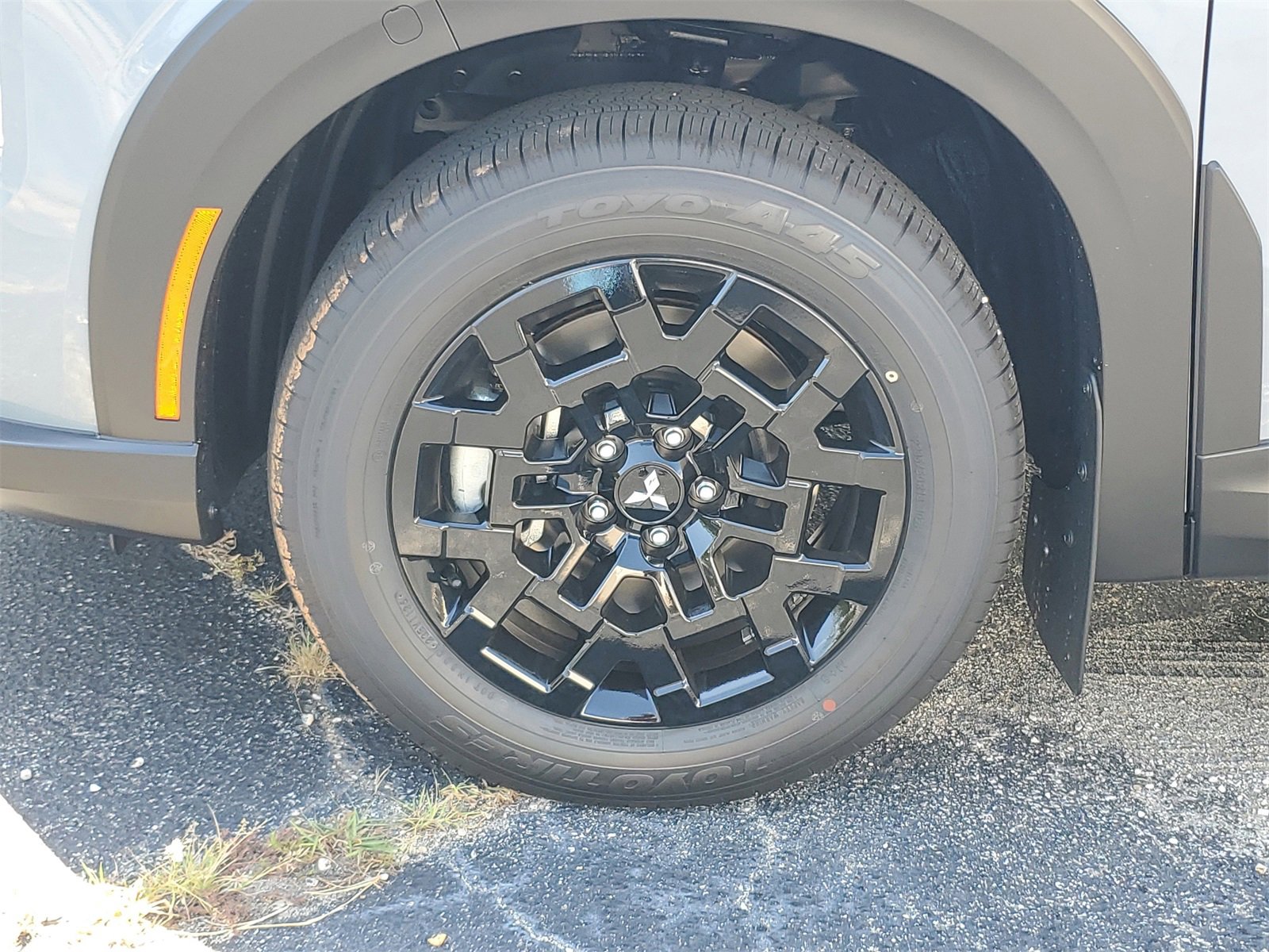 New 2025 Mitsubishi Outlander AWD image 31