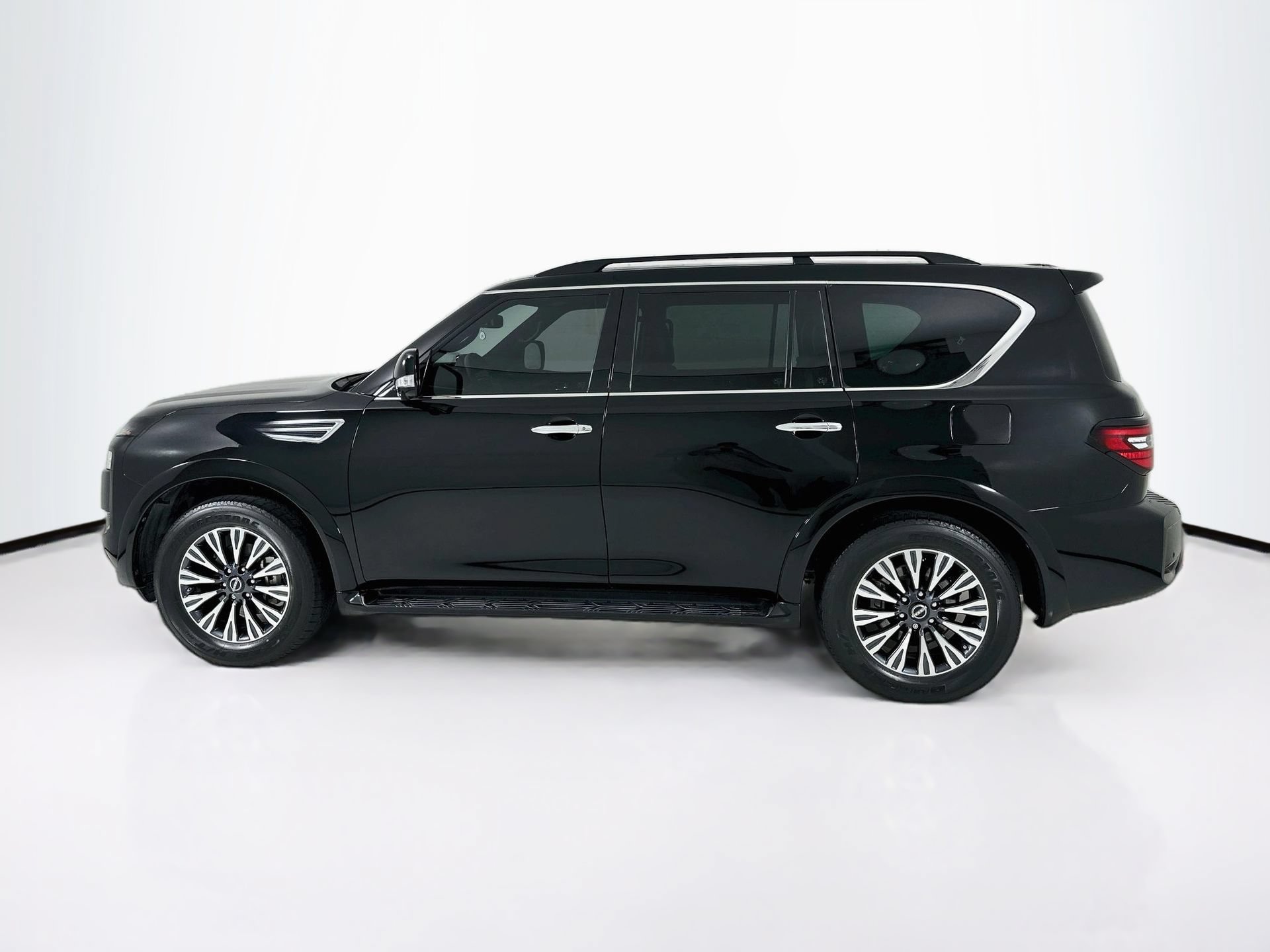 Used 2023 Nissan Armada SL w/ Midnight Edition Package RWD image 5