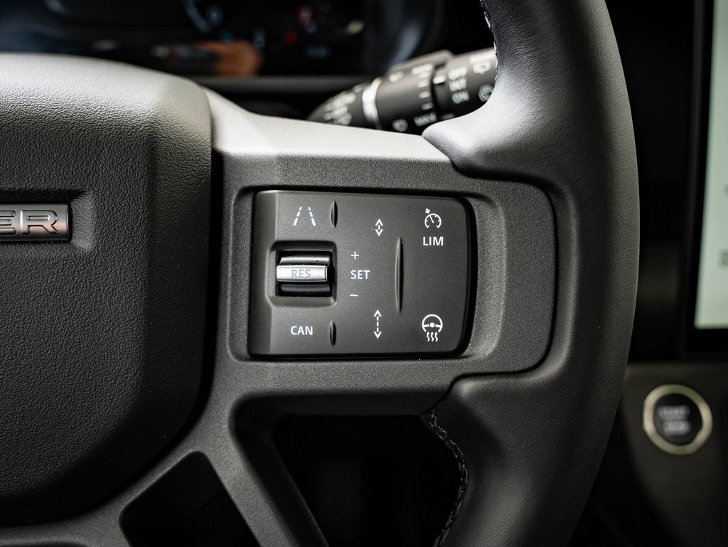 New 2026 Land Rover Defender 110 X-Dynamic SE image 25