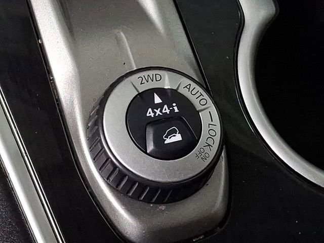 Used 2019 Nissan Pathfinder SV image 26