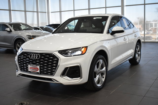 Used 2023 Audi Q5 2.0T Premium w/ Convenience Package image 8