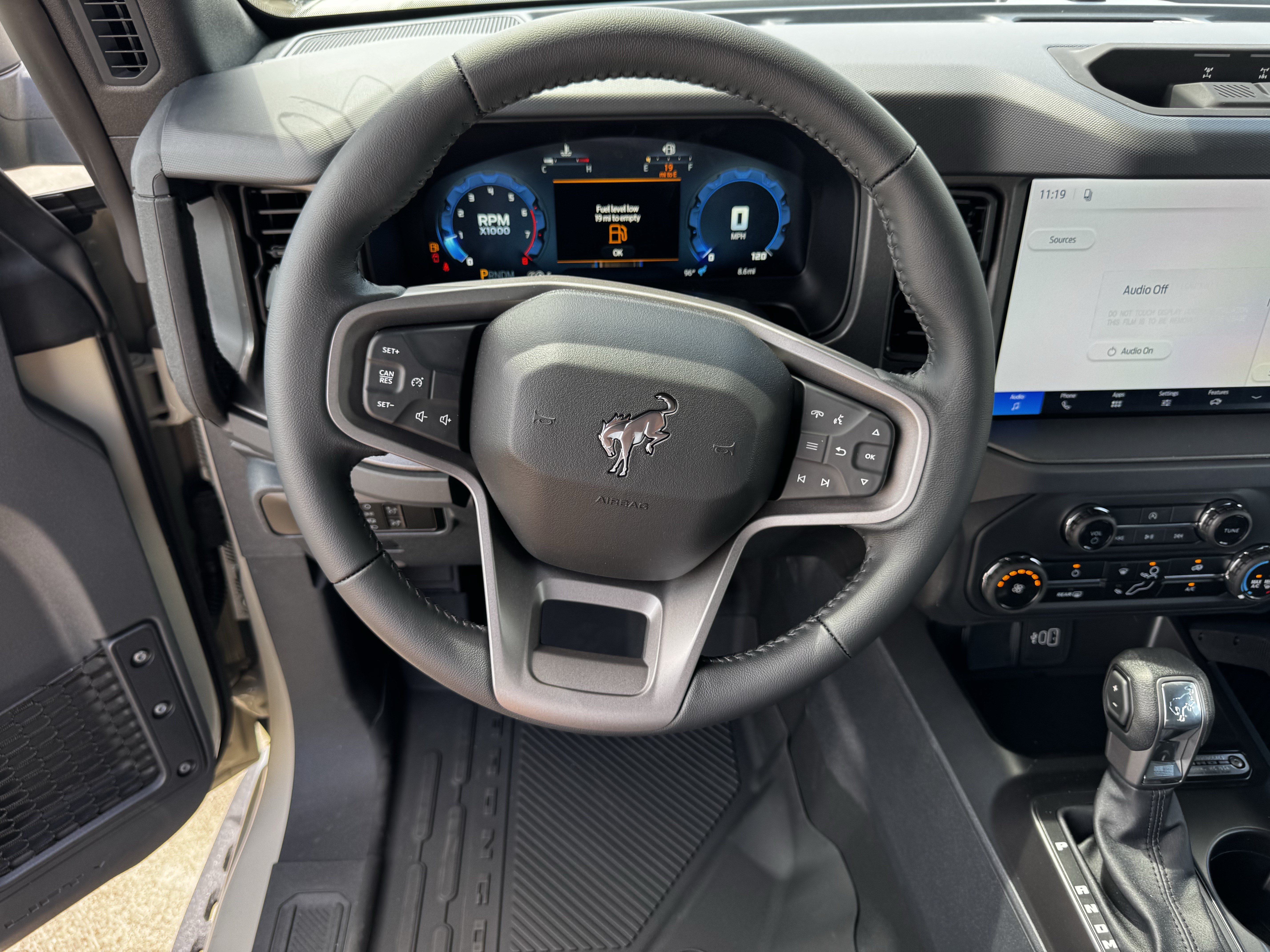 New 2026 Ford Bronco Badlands w/ Black Appearance Package AWD/4WD image 14