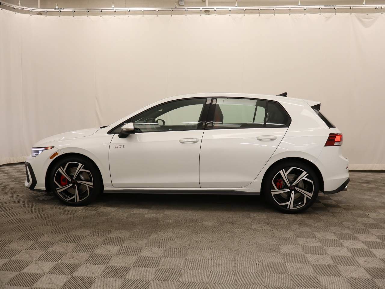 New 2026 Volkswagen Golf SE FWD image 2