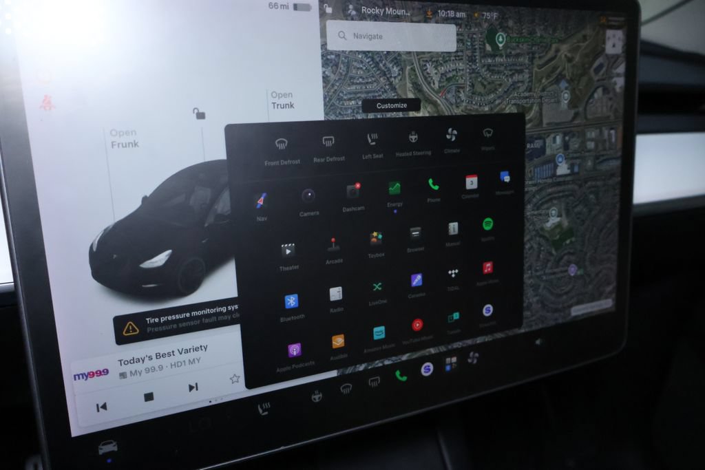 Used 2021 Tesla Model Y Long Range AWD/4WD image 24