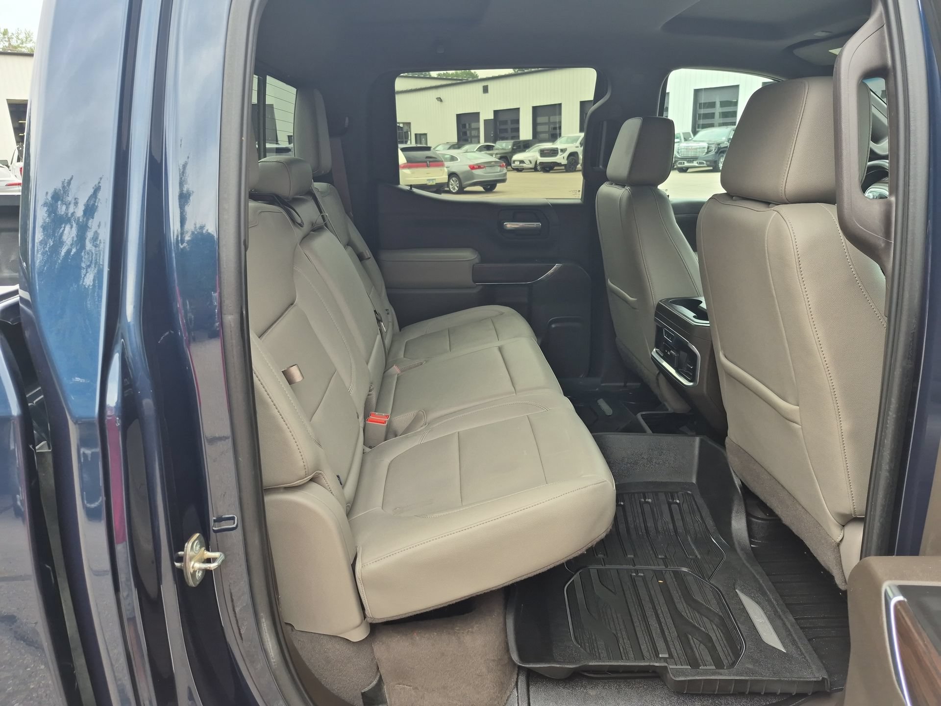 Used 2019 GMC Sierra 1500 SLT w/ SLT Premium Plus Package AWD/4WD image 27