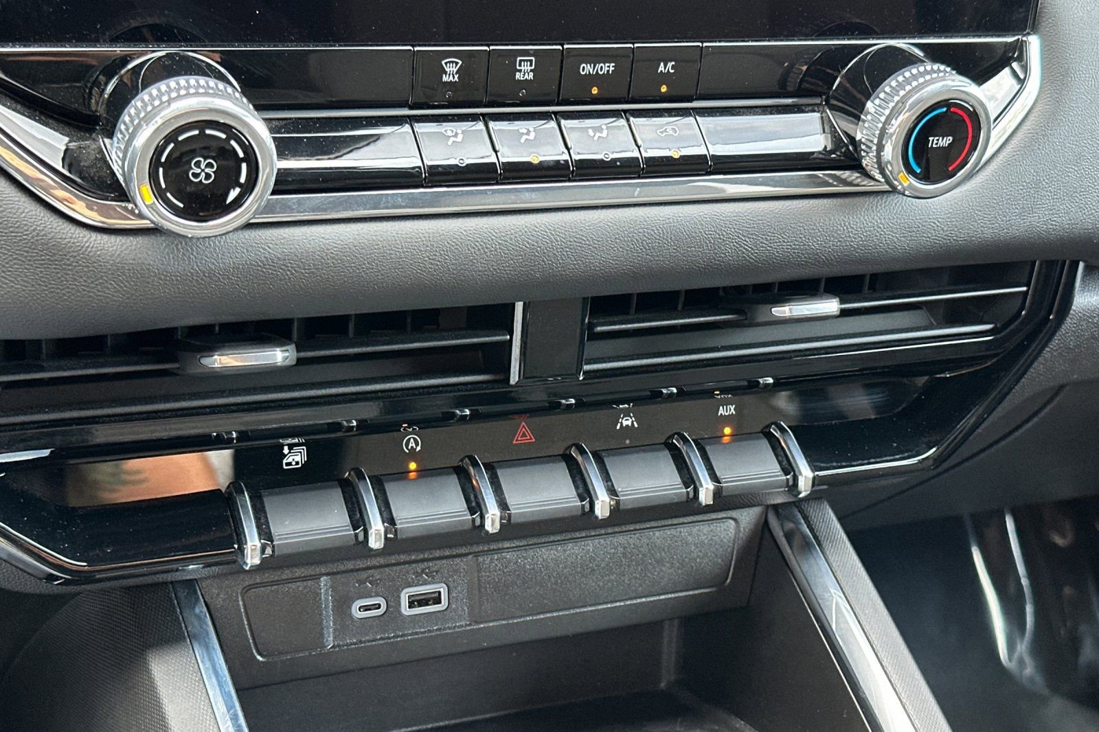 Certified 2025 GMC Canyon Elevation image 19