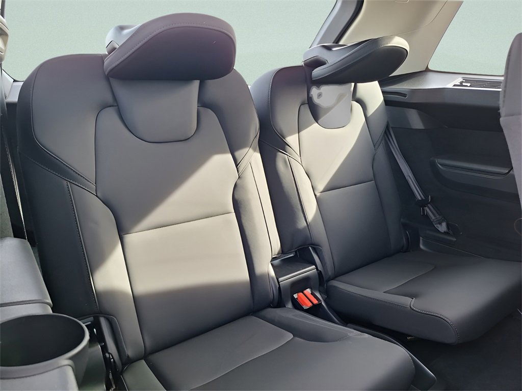 Used 2025 Volvo XC90 B6 Plus image 29