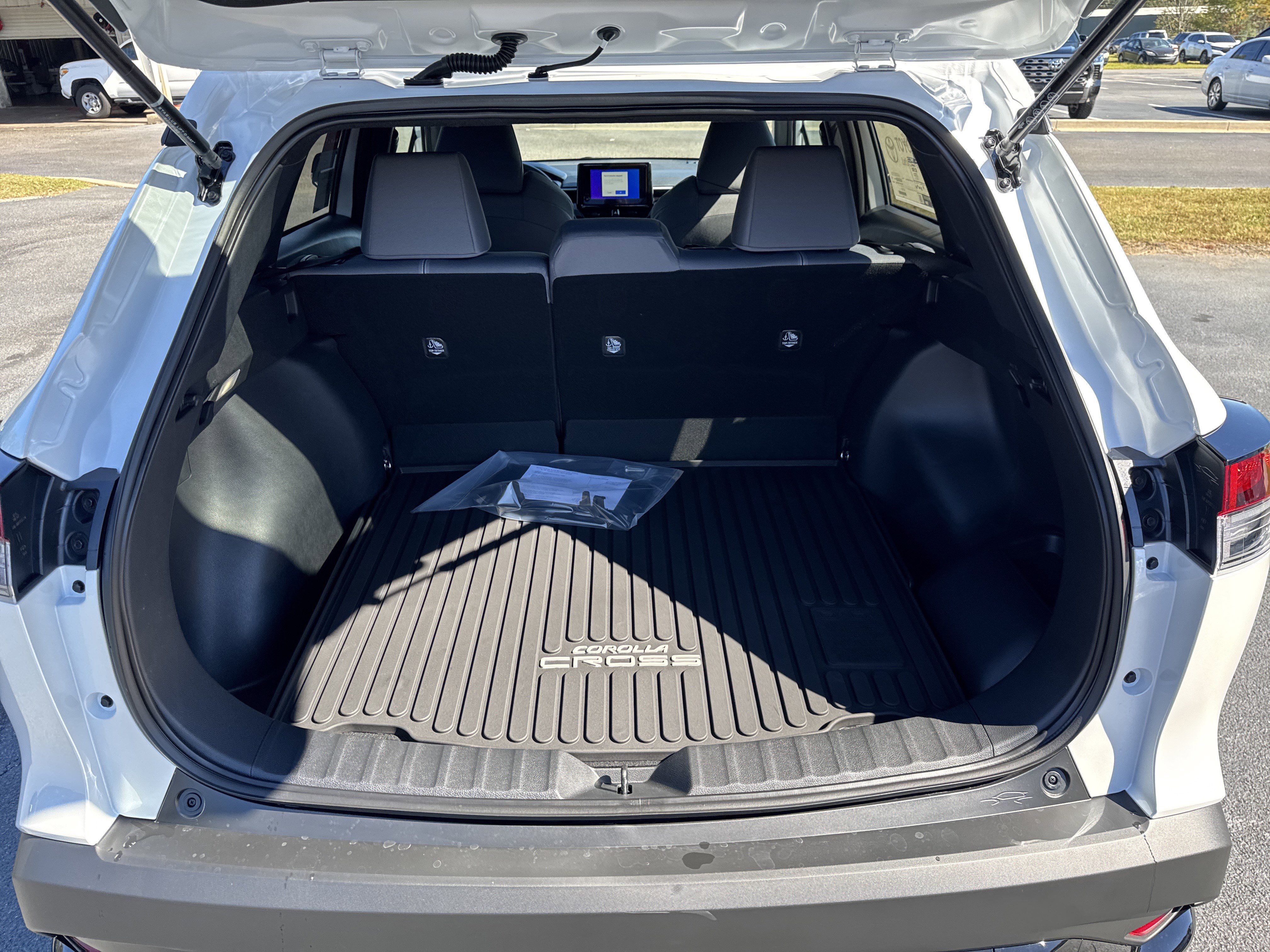 New 2026 Toyota Corolla Cross SE image 27