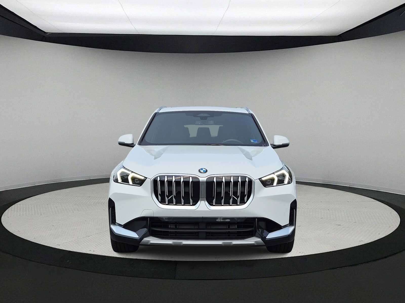 Used 2026 BMW X1 xDrive28i w/ Convenience Package AWD/4WD image 3