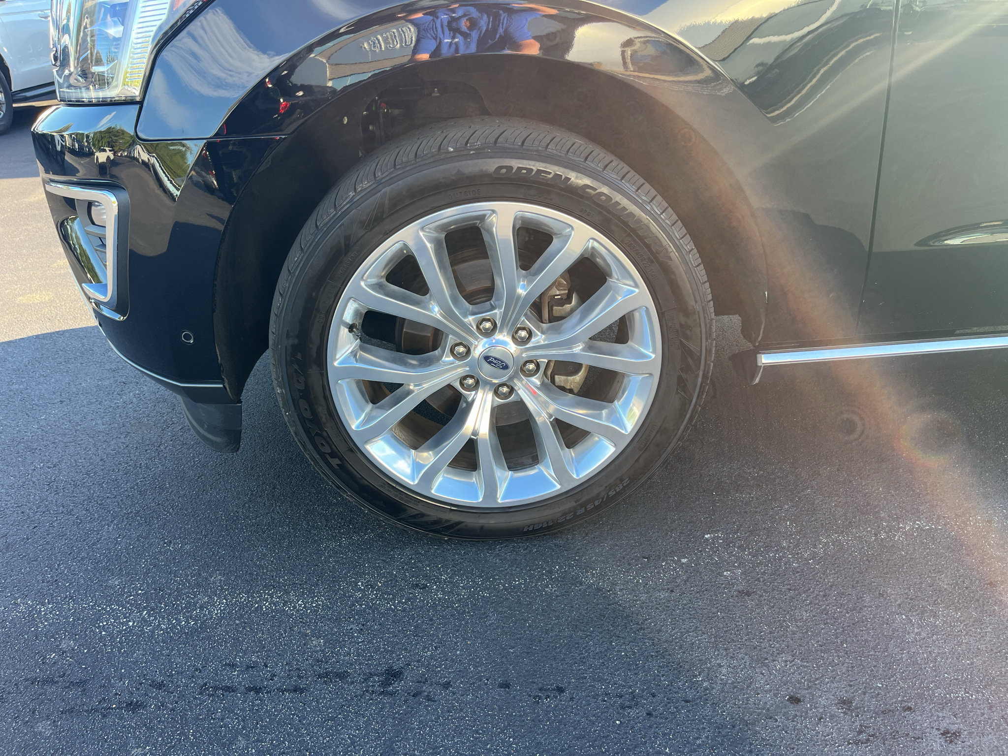 Used 2018 Ford Expedition Limited w/ Equipment Group 302A AWD/4WD image 9