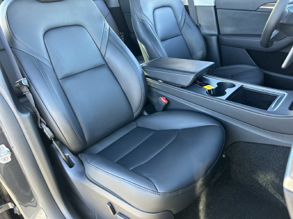 Used 2024 Tesla Model Y Performance AWD/4WD image 27