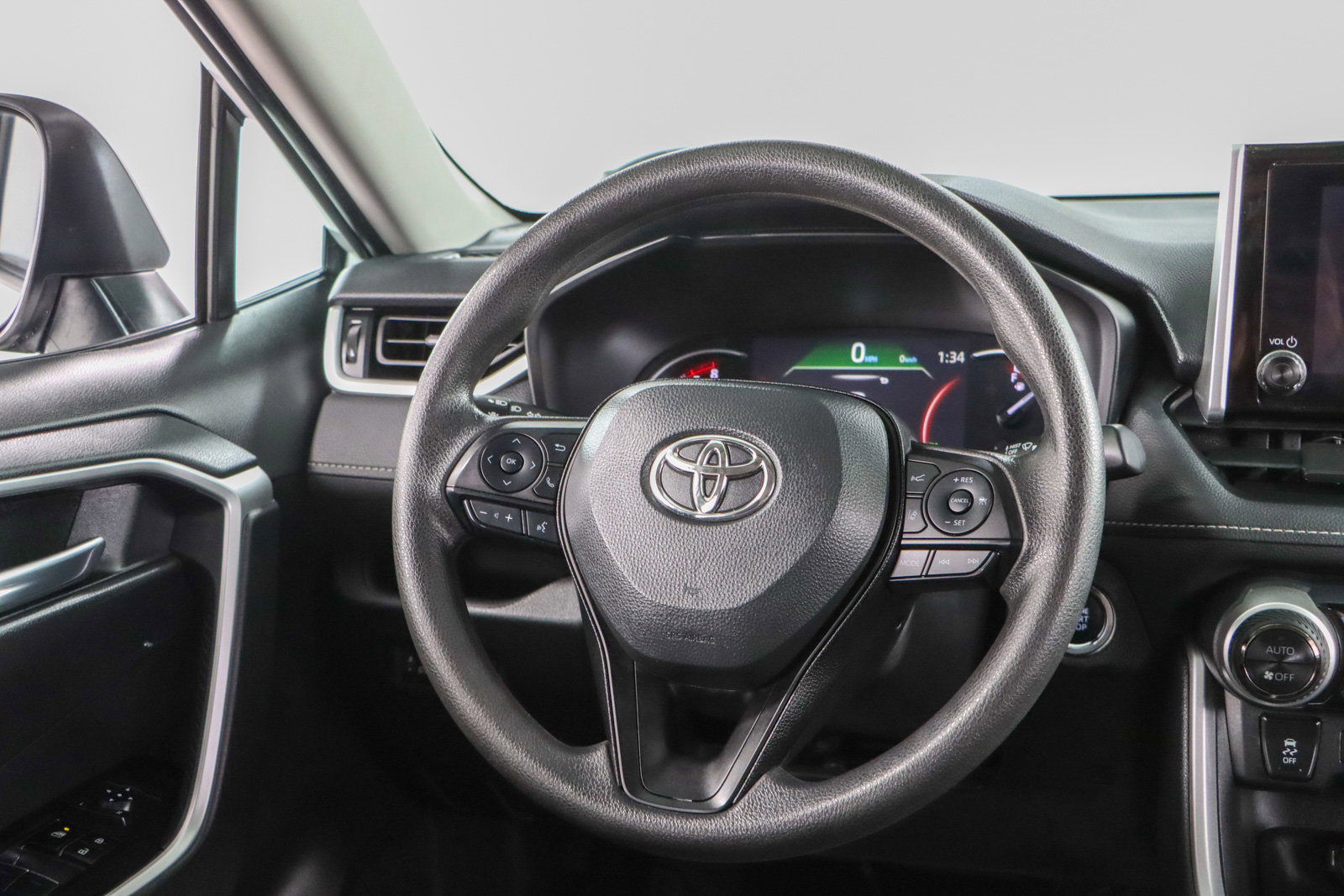 Used 2024 Toyota RAV4 XLE image 12