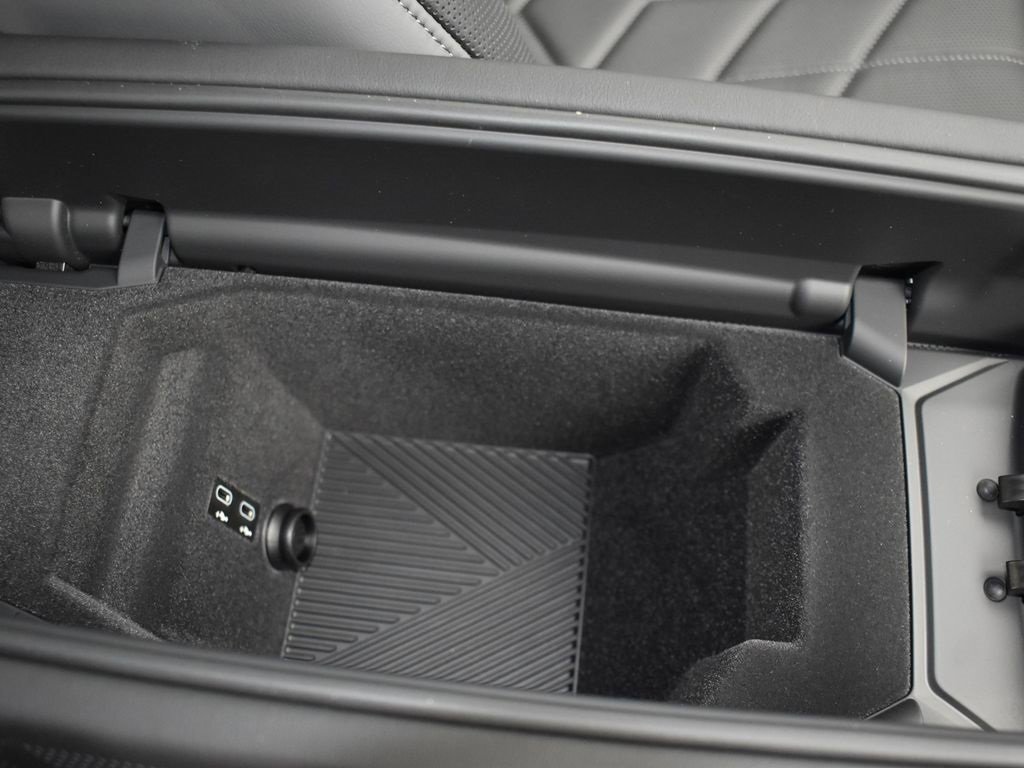 New 2026 BMW 740i w/ Executive Package image 25