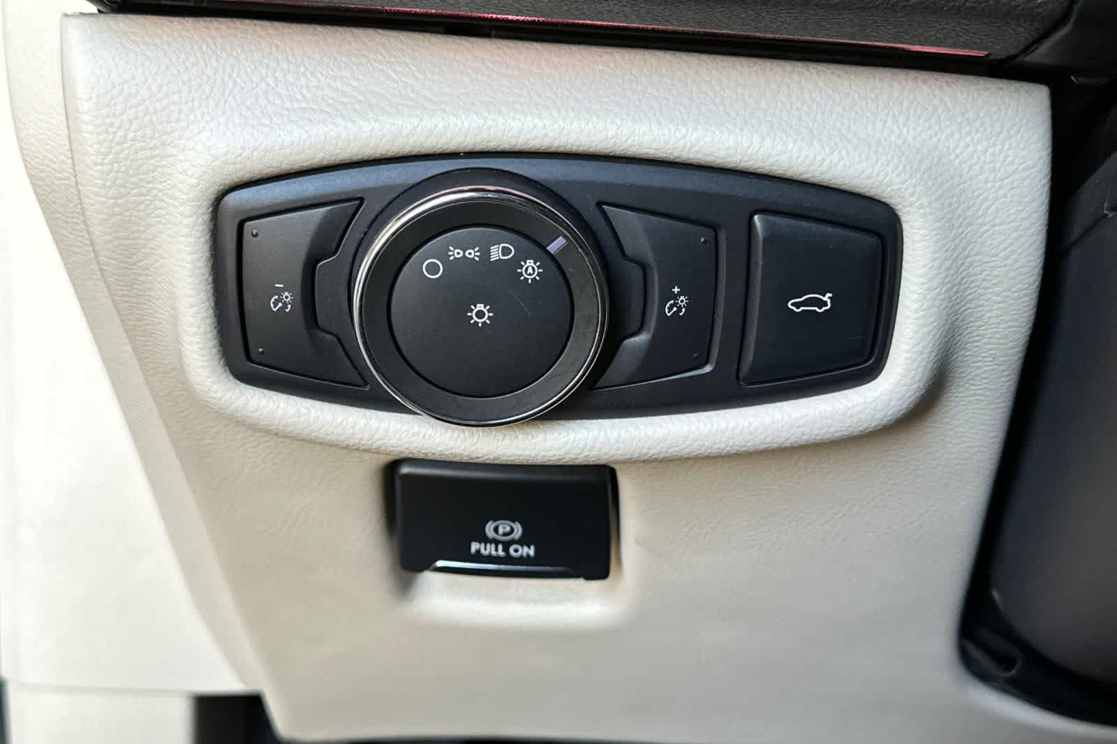 Used 2017 Lincoln MKZ Reserve FWD image 31
