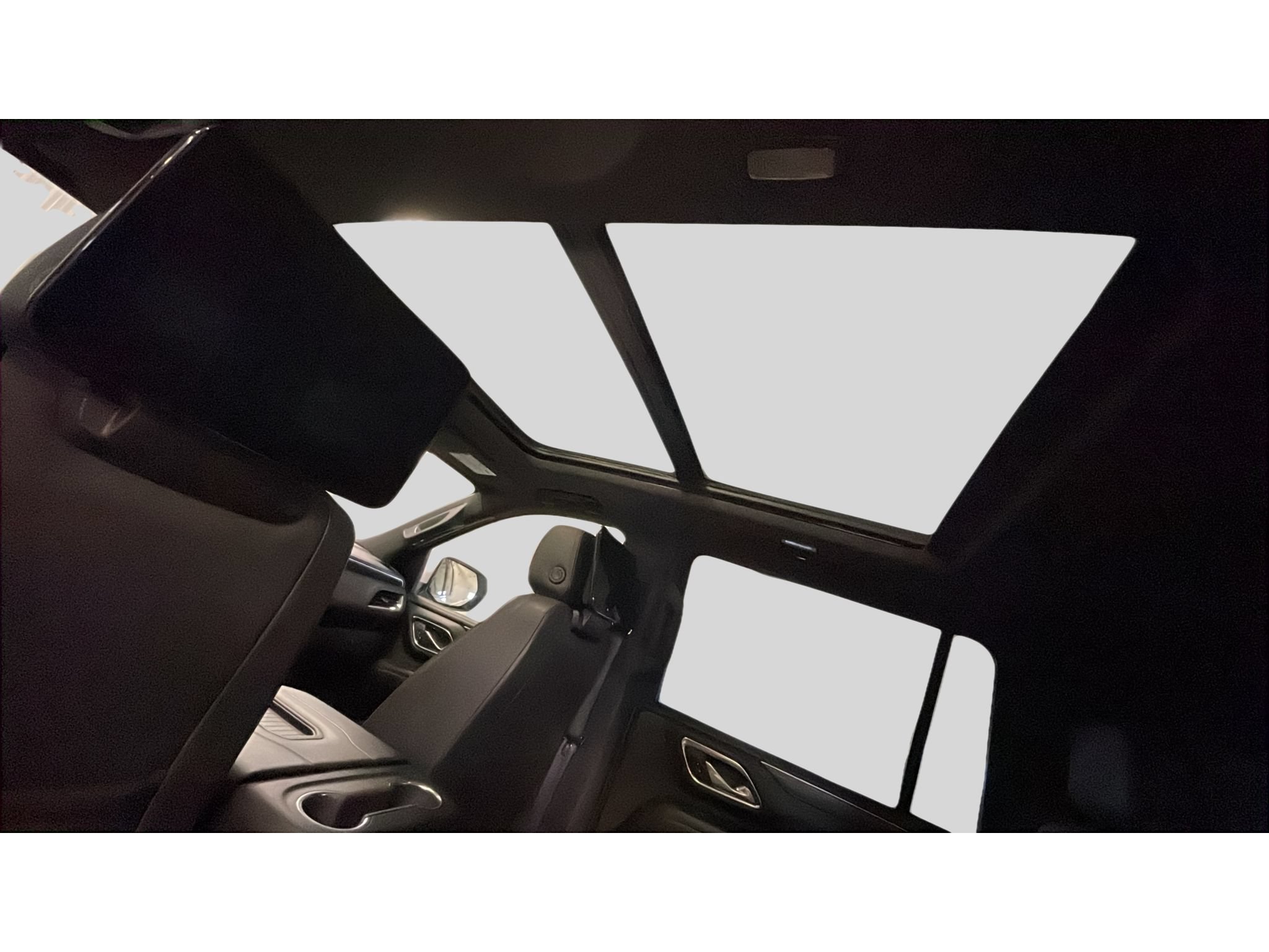 Used 2024 Chevrolet Suburban High Country AWD/4WD image 16