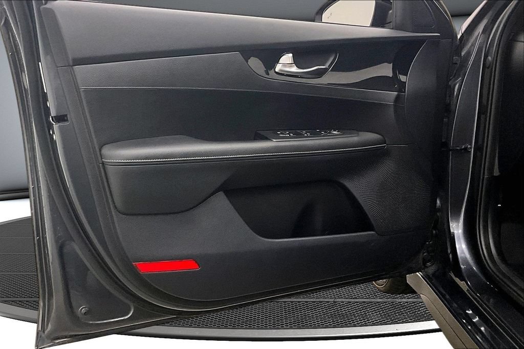 Used 2022 Kia Forte GT-Line w/ GT-Line Technology Package FWD image 20