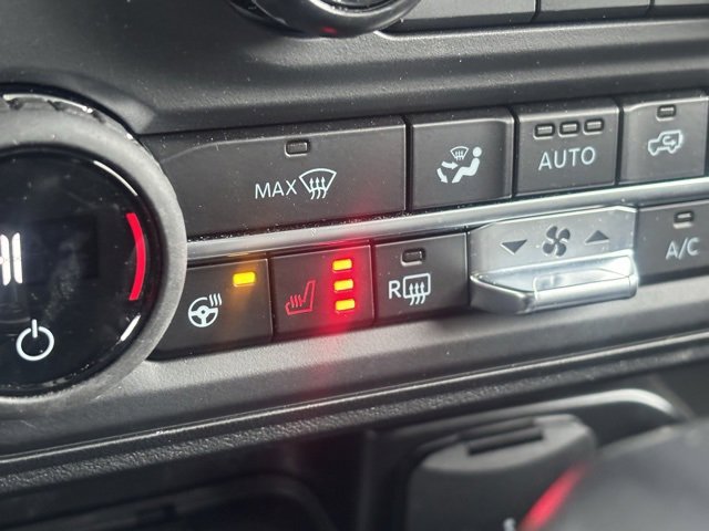 Used 2025 Ford Bronco Badlands image 32