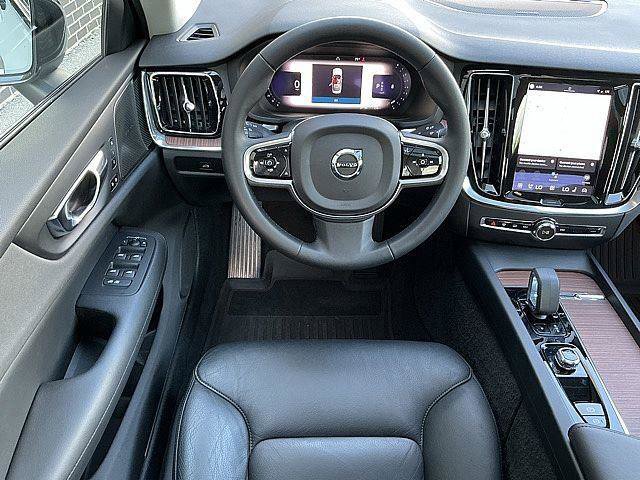 Certified 2023 Volvo S60 B5 Plus w/ Climate Package FWD image 5