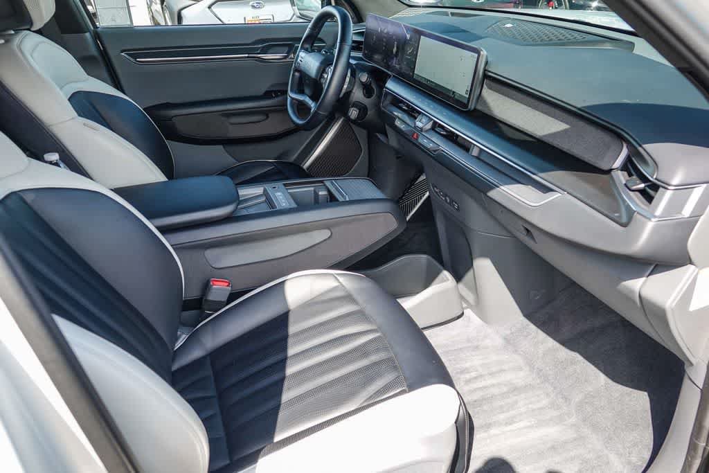 Certified 2024 Kia EV9 GT-Line AWD/4WD image 15