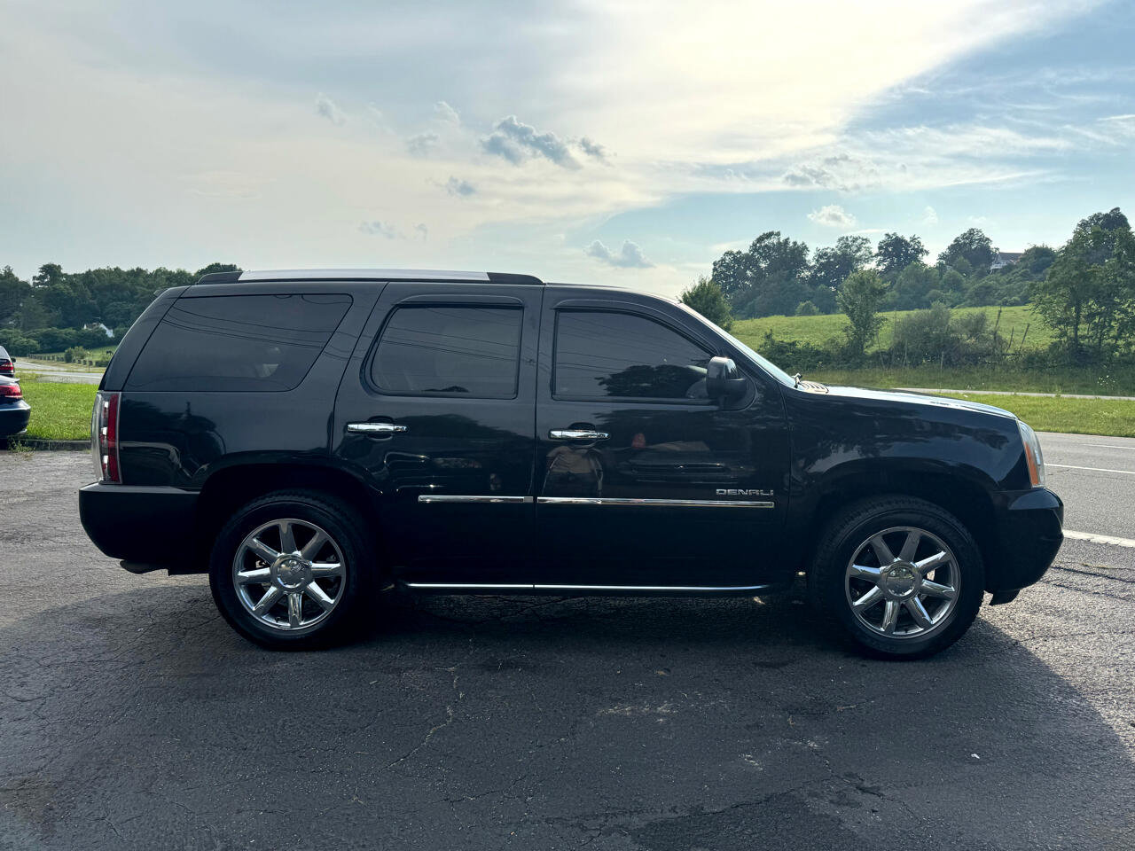 Used 2012 GMC Yukon Denali image 4