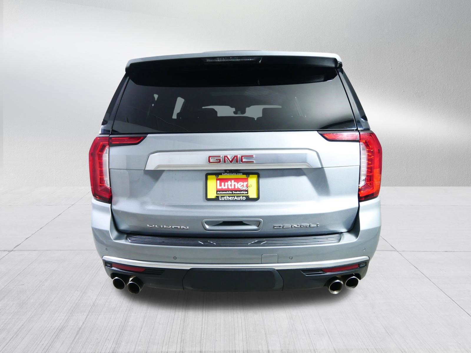 Used 2024 GMC Yukon XL Denali w/ Advanced Technology Package image 6