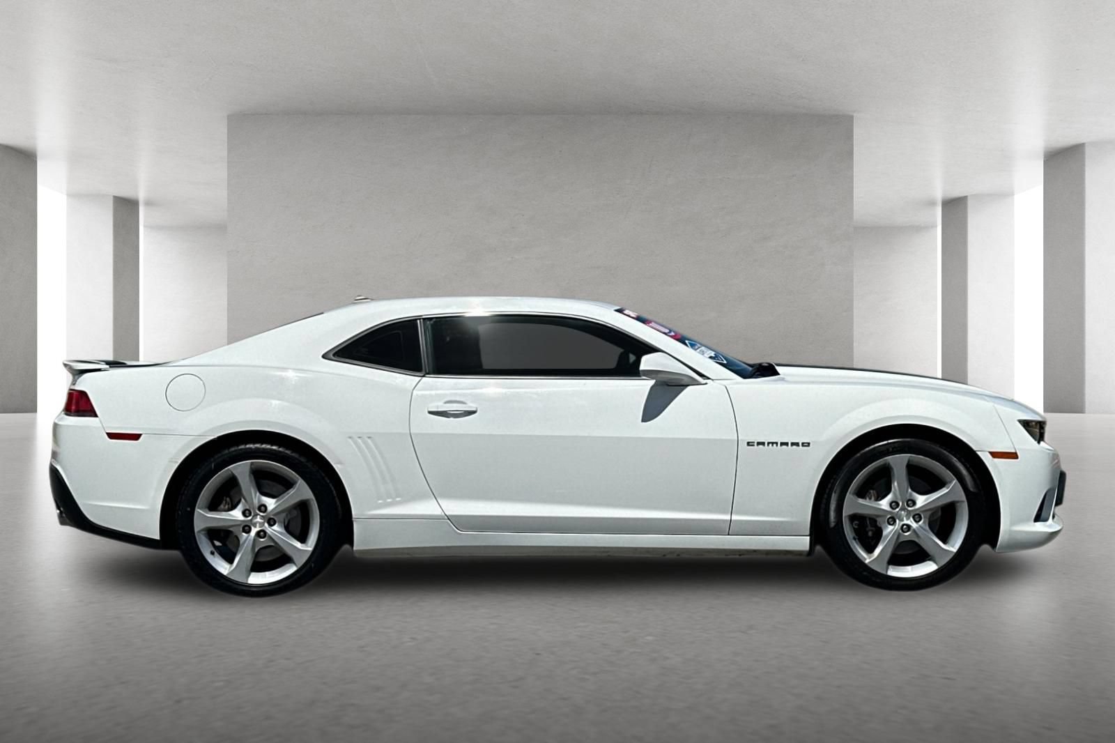 Used 2015 Chevrolet Camaro SS w/ Black Rally Stripe Package RWD image 3