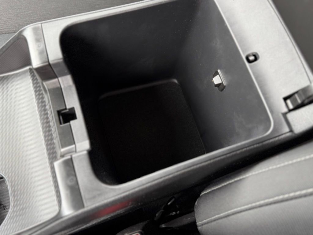 Used 2024 Jeep Grand Cherokee Laredo image 20