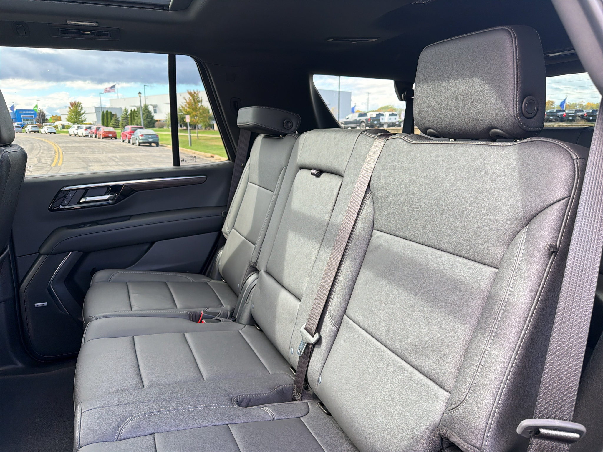 Used 2025 Chevrolet Tahoe Z71 w/ Comfort Package AWD/4WD image 37