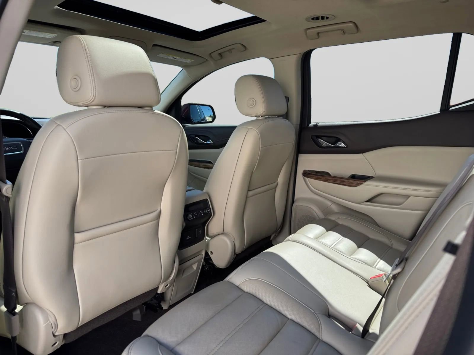 Used 2019 GMC Acadia Denali image 26