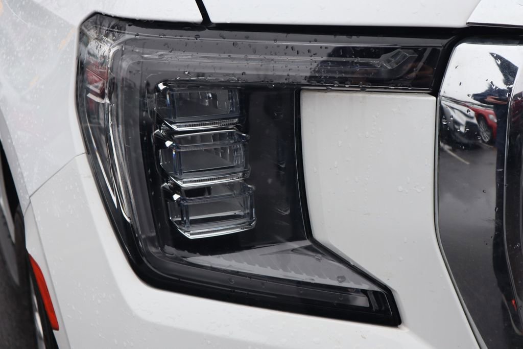 Used 2024 GMC Yukon XL SLT image 9