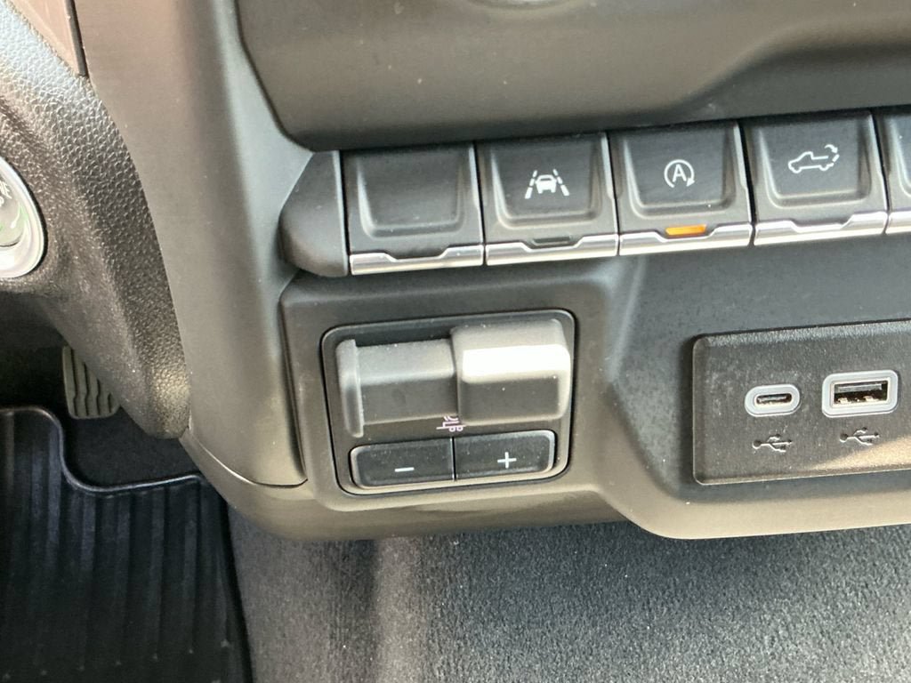 Used 2024 Chevrolet Silverado 1500 Custom AWD/4WD image 18