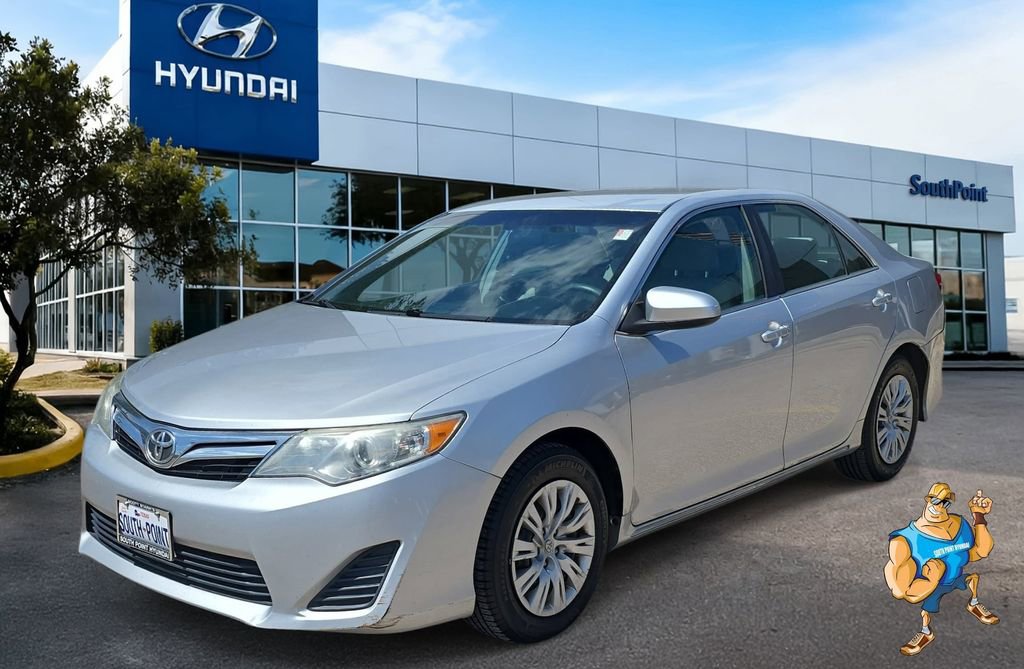 Used 2012 Toyota Camry LE image 1