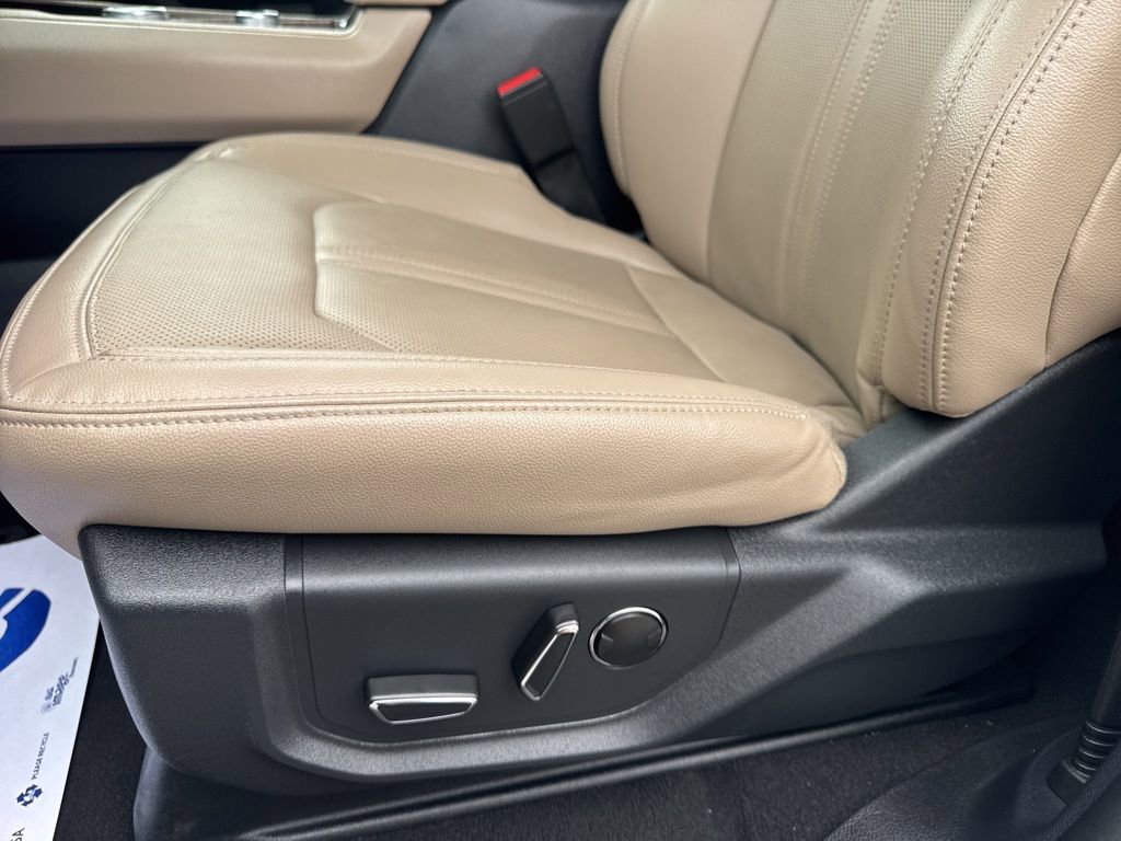 Used 2024 Ford Expedition Limited image 29