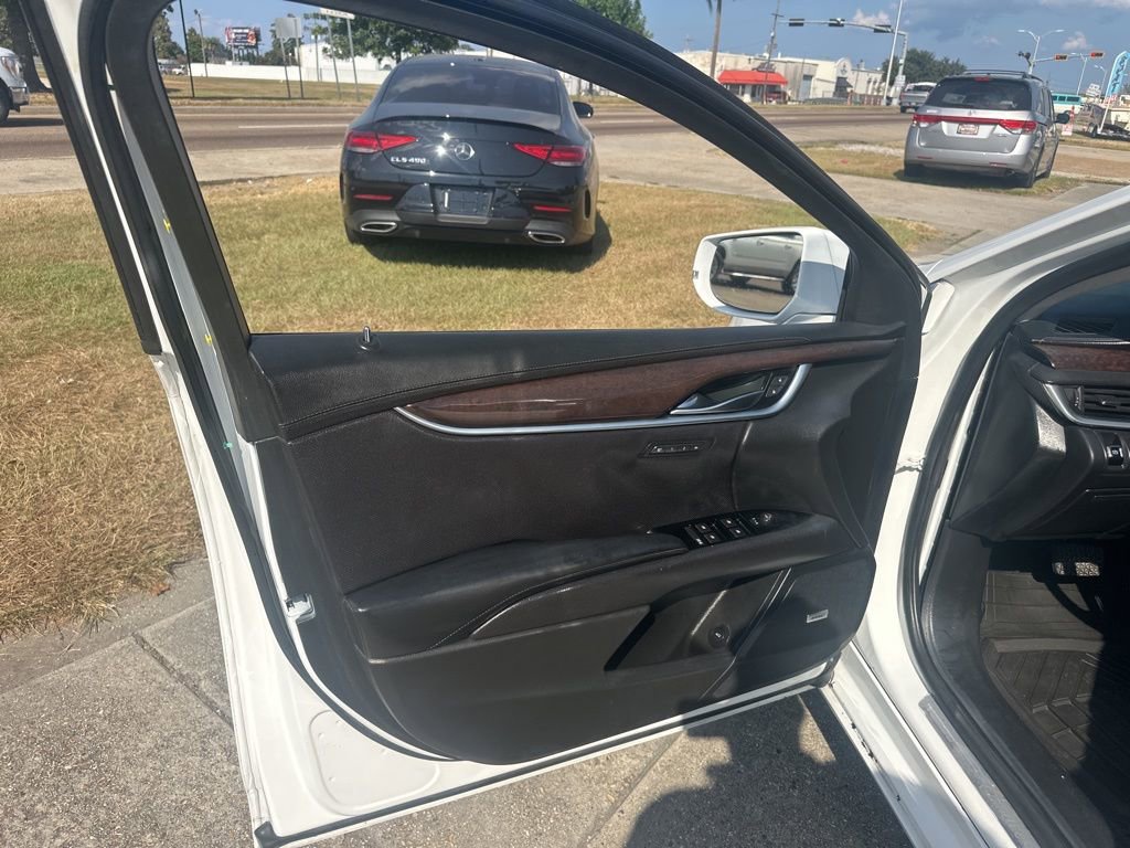 Used 2016 Cadillac XTS Luxury image 8