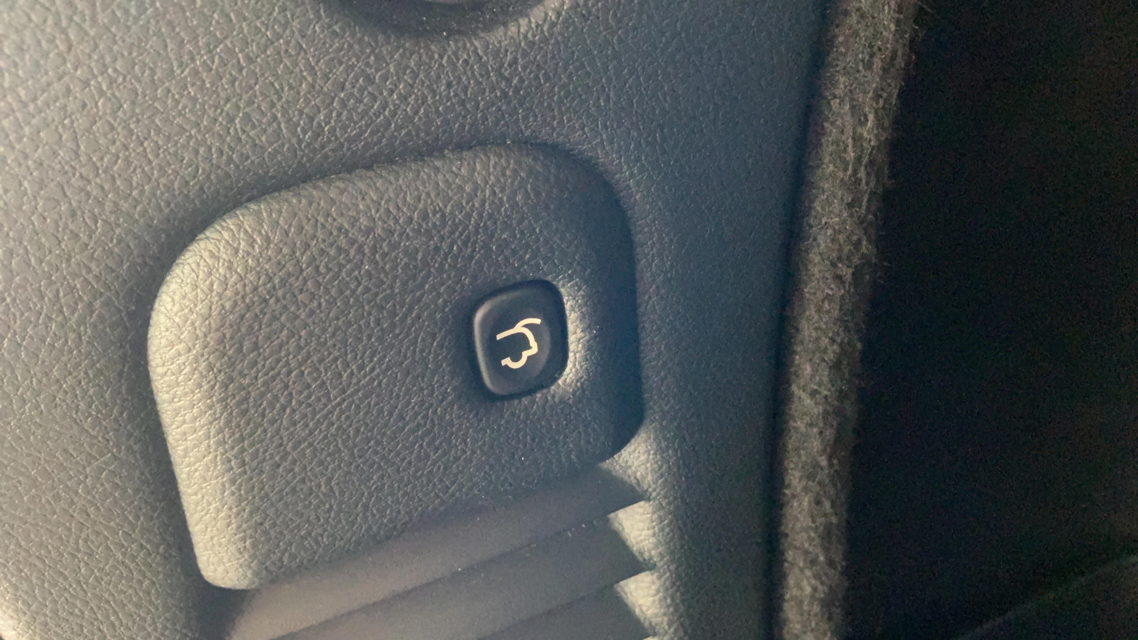 Used 2020 Dodge Durango R/T w/ Blacktop Package AWD/4WD image 37