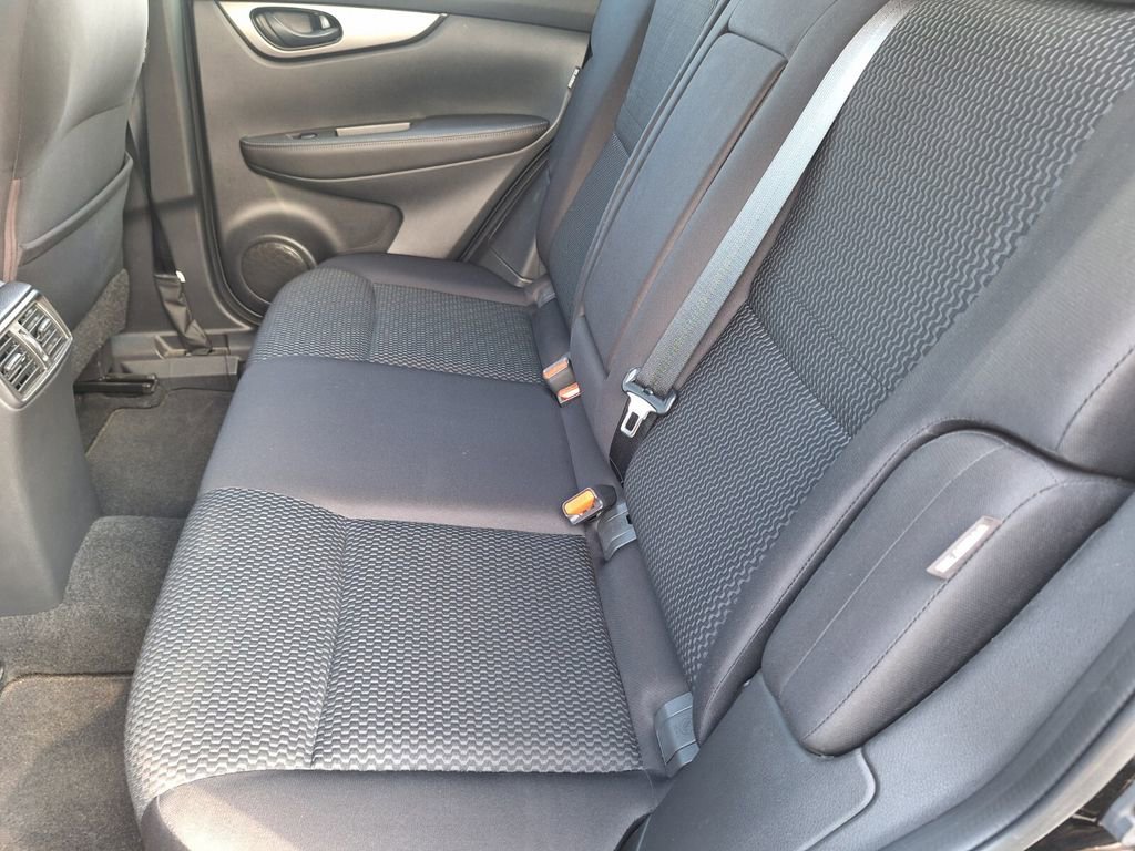 Used 2021 Nissan Rogue Sport S image 21