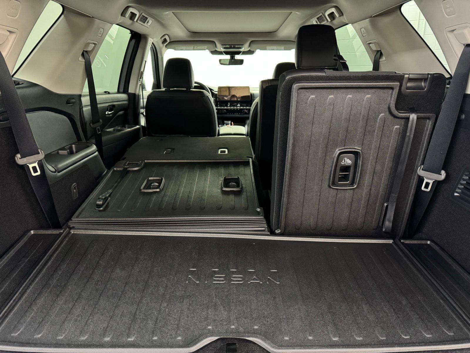 New 2026 Nissan Pathfinder Platinum image 39