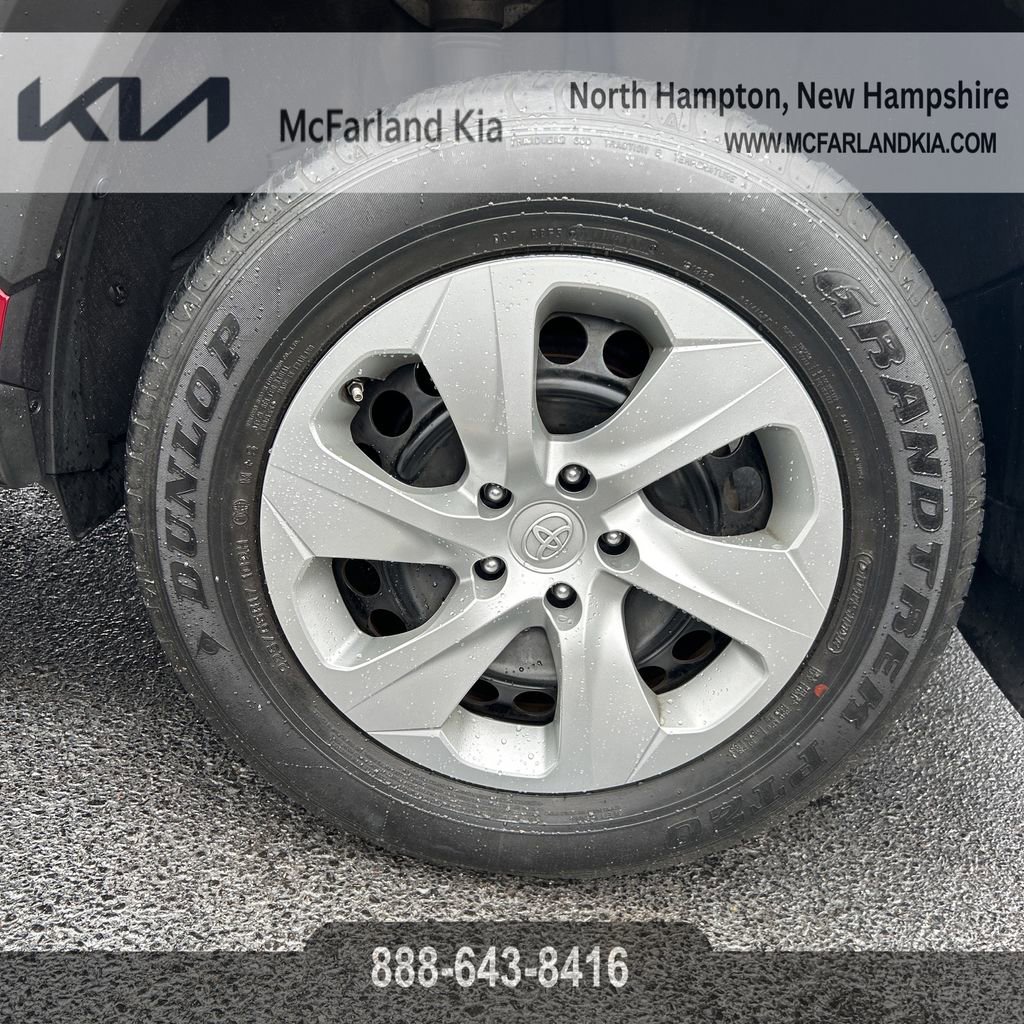 Used 2021 Toyota RAV4 LE image 19