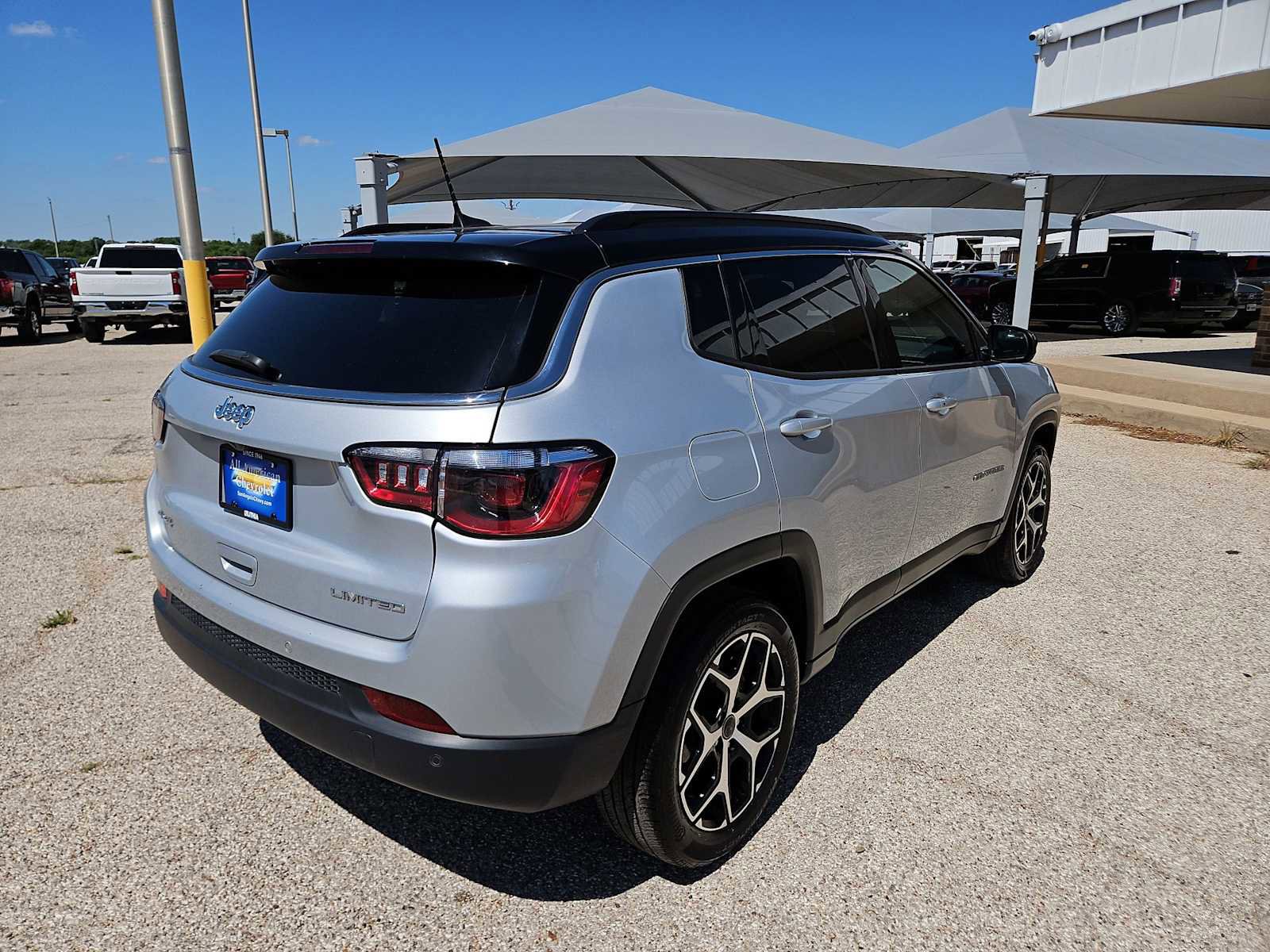 Used 2025 Jeep Compass Limited AWD/4WD image 8