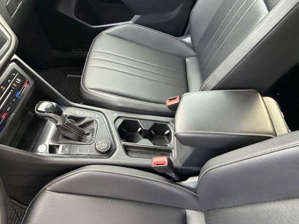 Used 2022 Volkswagen Tiguan SE R-Line AWD/4WD image 18