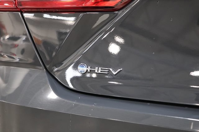 Used 2025 Toyota Camry SE FWD image 13