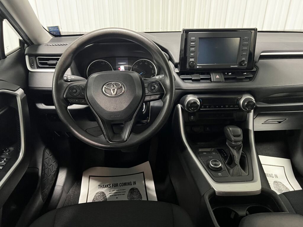 Used 2020 Toyota RAV4 LE image 4