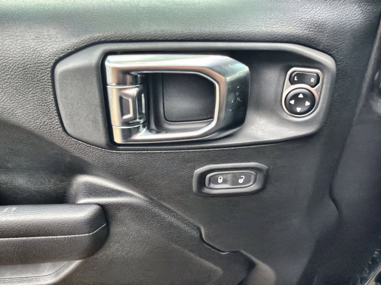 New 2025 Jeep Wrangler Willys image 15