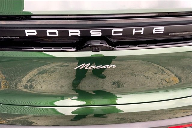 Used 2025 Porsche Macan Electric image 38