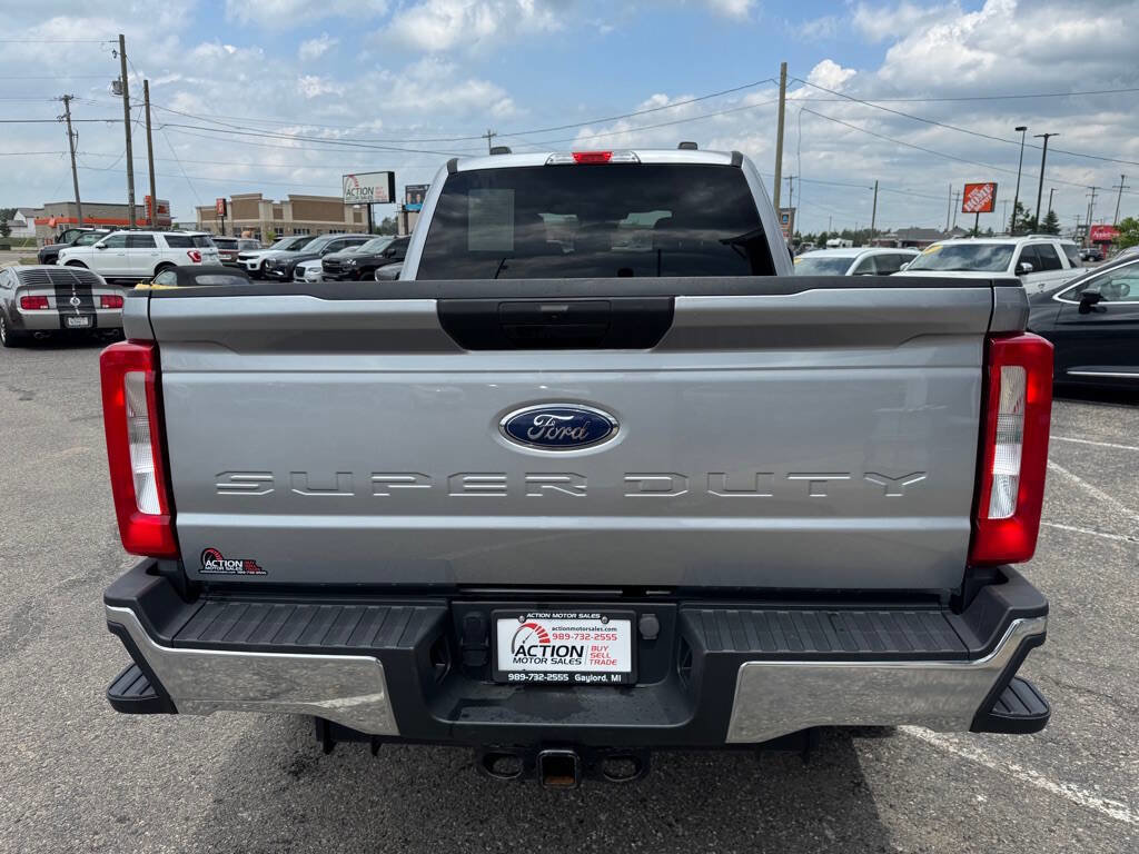 Used 2023 Ford F250 XLT image 4